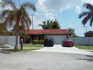 13171 200th Ter, Miami, FL 33177-6126