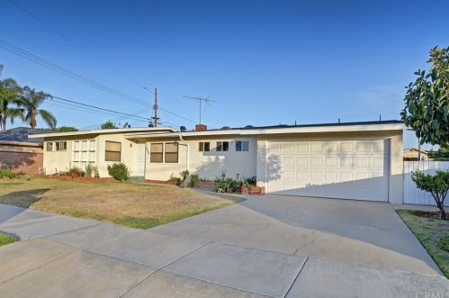 9509 Downey Ave, Downey, CA 90240-3204