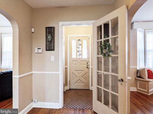 4 Labarre Ave, Trenton, NJ 08618-4908