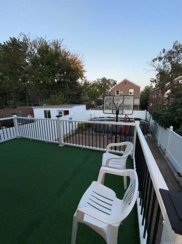 2334 Mickle Ave, Bronx NY  10469-6312 exterior