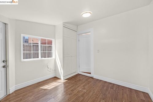 4726 Congress Ave, Oakland CA  94601-4706 exterior