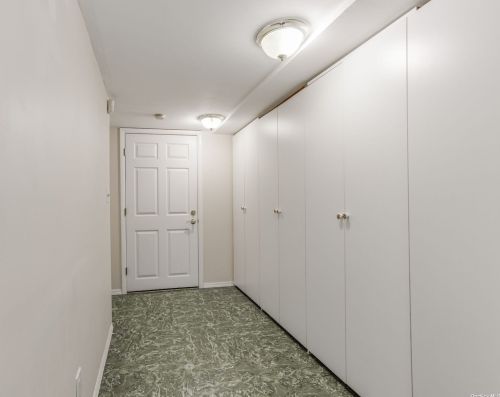 129 Crystal Brook Hollow Rd, Mount Sinai NY  11766-2102 exterior