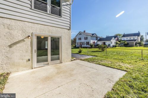 415 Jefferson Ave, Downingtown PA 19335-3025 exterior