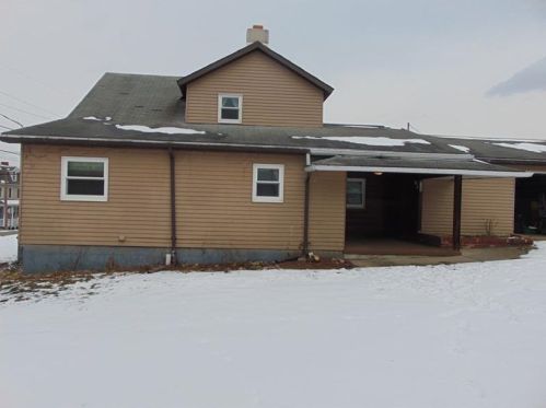 1903 1st St, South Connellsville, PA 15425-5212