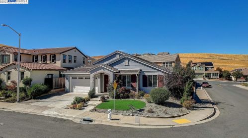 70 Thunder Bay Ct, West Pittsburg CA  94565-7924 exterior