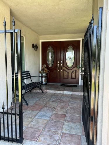 500 Bob White Ct, Bakersfield, CA 93309-1363