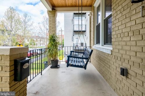 110 18th St, Washington DC  20003-1613 exterior