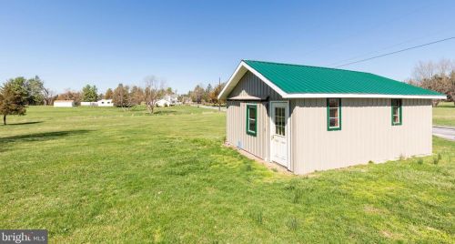 305 Ulricktown Rd, Littlestown PA  17340-9789 exterior