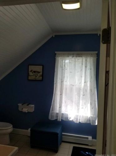 6 Jeremy Dr, East Lyme CT  06333-1544 exterior