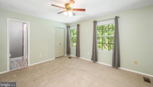 492 Devon Ct, Downingtown PA  19335-4221 exterior