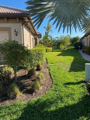 7476 Moorgate Point Way, Naples FL  34113-5102 exterior