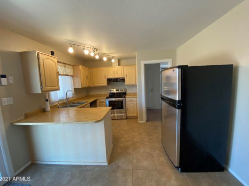 831 61st Ln, Phoenix, AZ 85043-2539