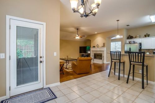 1517 Shadywood Ln, Lewisville TX  75028-4294 exterior