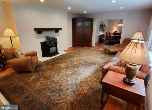 11932 Bennett Rd, Herndon, VA 20171-1501
