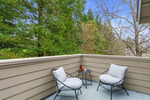 2090 Stonefield Ln, Santa Rosa CA  95403-0951 exterior