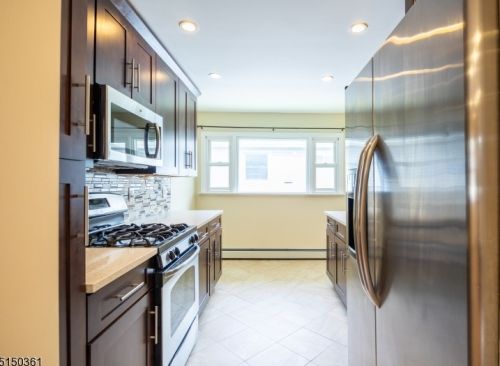 26 Pine St, Bloomfield NJ  07003-4931 exterior