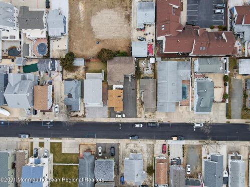 250 Hancock Ave, Pelican Island NJ  08751-2043 exterior