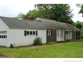 279 Haviland Rd, Stamford, CT 06903-3324