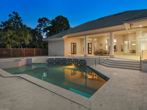 6656 Trail Blvd, Naples FL  34108-2903 exterior