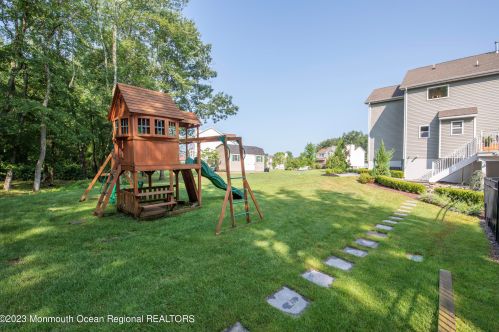 9 Maxim Ct, Jackson Twp NJ 08527-3893 exterior