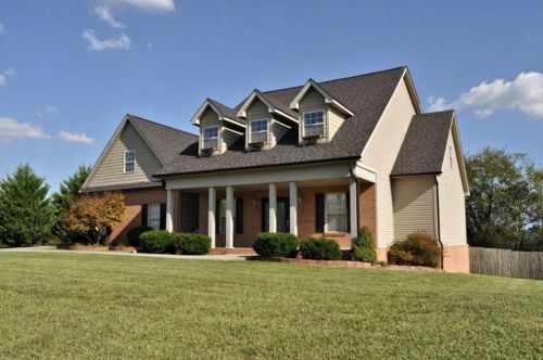 2634 Covington Cir, Pigeon Forge, TN 37876-5401