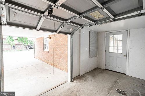 415 Liberty St, Charles Town WV  25414-1827 exterior