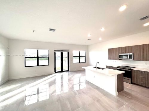 17406 41st St, Hollywood FL  33029 exterior