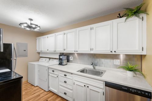 2411 Unity Ave, Minneapolis MN  55422-3449 exterior