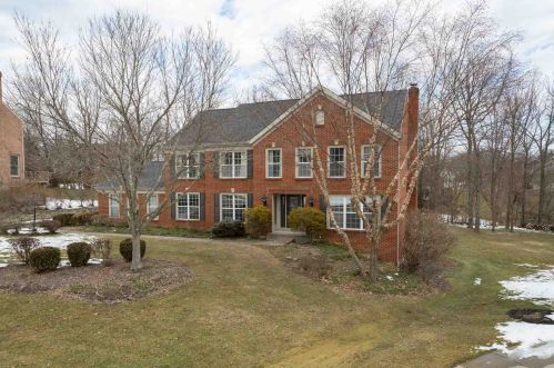 1016 Dustwhirl Dr, Hamilton, KY 41091-8031