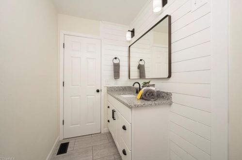 2601 Daye Dr, Greensboro NC  27406-6205 exterior