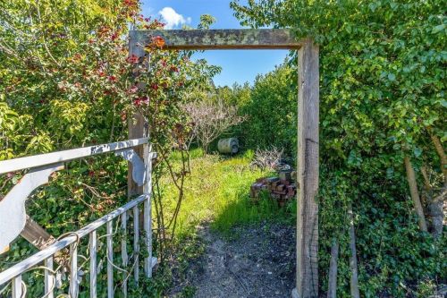 6301 Highland Pl, Sebastopol CA  95472-6100 exterior