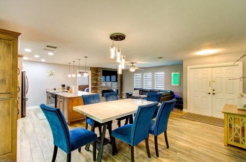 113 41 St, Cape Coral FL  33904-5127 exterior