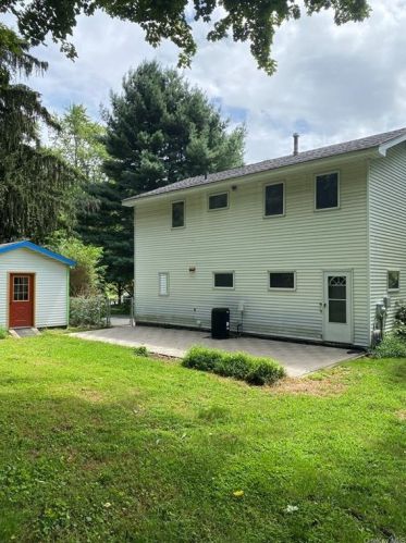 50 Suffern Ln, Garnerville, NY 10923-1320