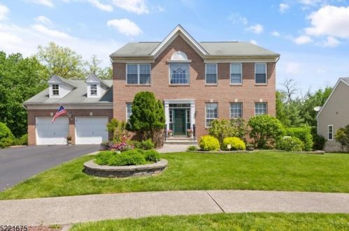 15 Abraham Rd, White House Station, NJ 08889-3200