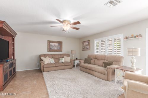 5722 Larkspur Dr, Glendale AZ  85304-1802 exterior