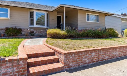 631 Green Way, Santa Rosa, CA 95404-5312