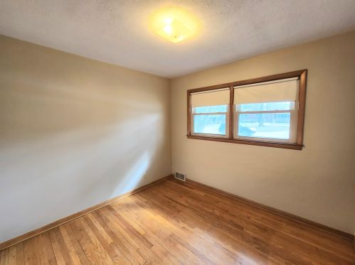 11432 Sunset Ln, Milwaukee WI  53228-2545 exterior