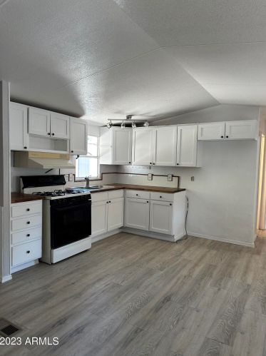1111 Limberlost Dr, Tucson, AZ 85705-2514
