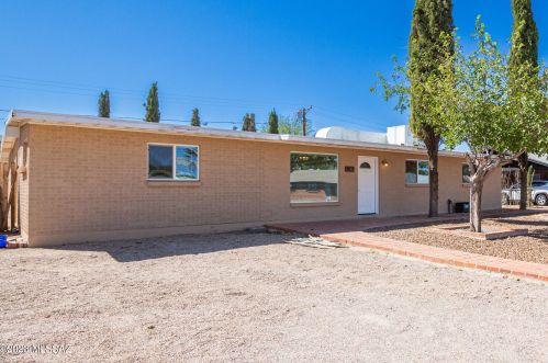 6382 Calle Bellatrix, Tucson AZ  85710-5325 exterior