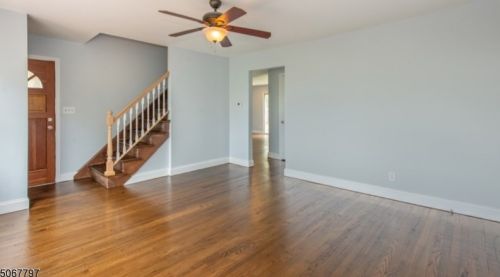 122 Upper Lakeview Ave, Skyline Lakes, NJ 07456-2832
