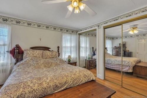 124 Ansonia St, Hartford CT  06106-4002 exterior