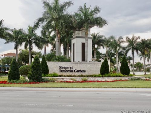 1044 143rd Ave, Hollywood FL 33027-6157 exterior