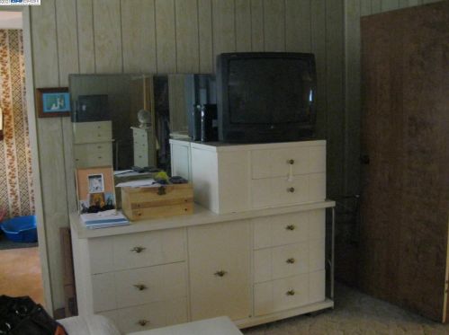 29425 New Hampshire Way, Hayward CA  94544-6459 exterior