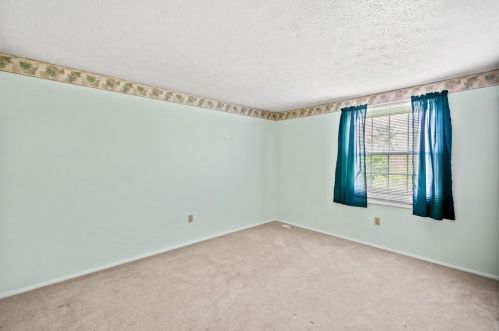 1220 Harvest Ct, Bridgeville PA  15017-1108 exterior