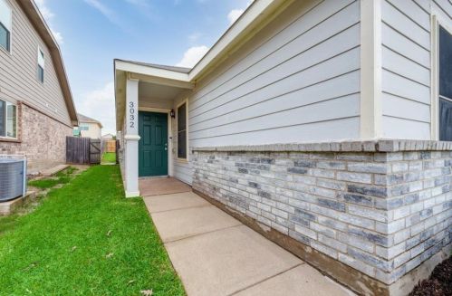3032 Wakecrest Dr, Fort Worth TX  76108-6999 exterior