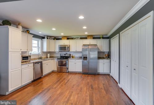 6738 Sharps Rd, Slaughter Beach DE  19963-4194 exterior