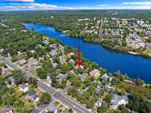 107 Lake Dr, Lakewood NJ  08701-3162 exterior