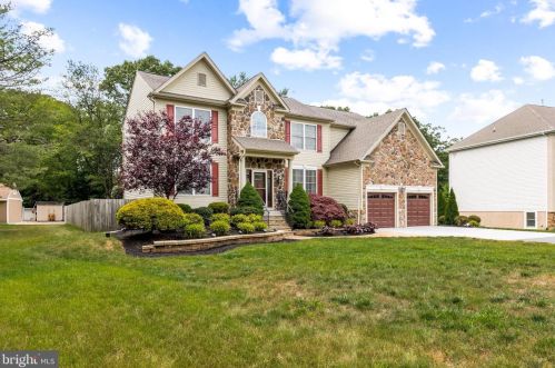 15 Orchard Way, Mount Laurel, NJ 08054-1626