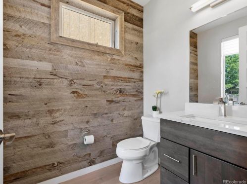 1140 Cook St, Denver CO 80205-5010 exterior