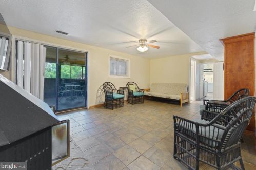 8813 Sylvania St, Lorton VA  22079-1612 exterior